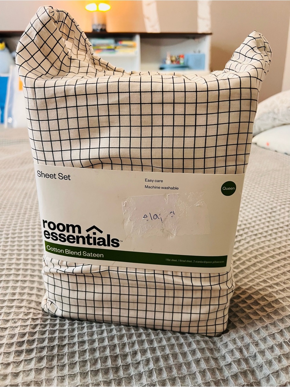 Room Essentials Queen Sheet Set Cotton Blend Sateen Grid Pattern